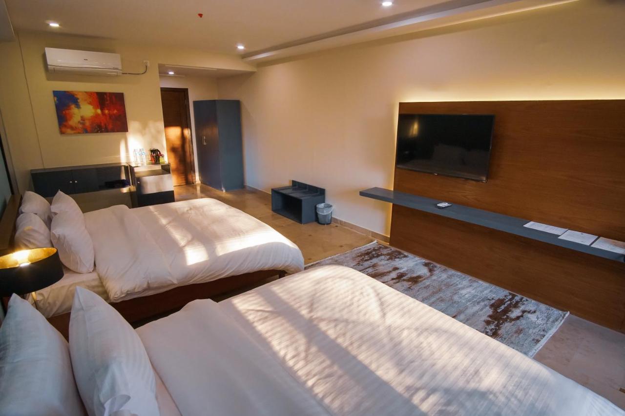 Roomy Signature Hotel, Islamabad Eksteriør billede